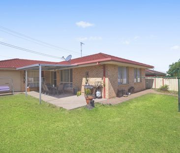 Ideal Family Home! - Photo 2