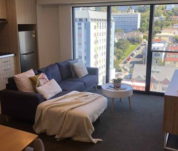 Near New Modern 1 Bedroom Apartment - Photo 2