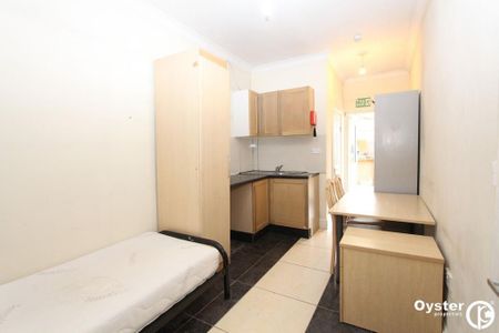 Studio to rent - Photo 2