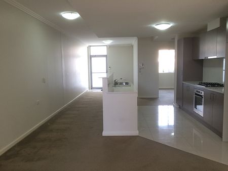Spacious Two Bedroom Apartment For Rent - Don't Miss Out!!! - Photo 2