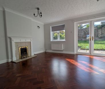 4 bedroom detached house to rent - Photo 1