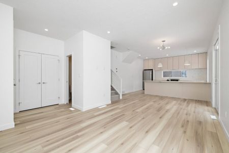 Edmonton Unfurnished townhouse Rental in Idylwylde - Contemporary Three Bedroom Suite In Mature Neighbourhood - Photo 4