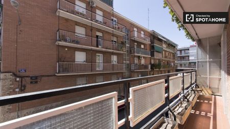 madrid, Community of Madrid 28028 - Photo 3