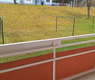 Erdgeschosswohnung mit Balkon und 3 Räumen - Foto 1