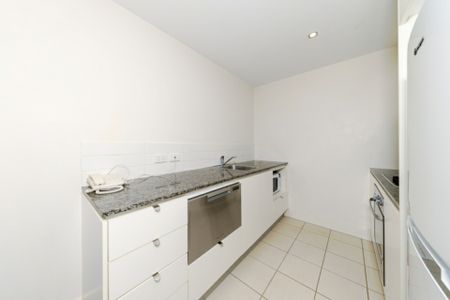 Fully Furnished And Equipped - Photo 2