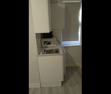 Studio Flat, St. Julians Farm Road, SE27 - Photo 4