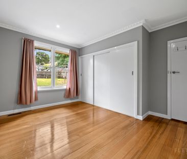 56 Bayswater Rd, Croydon VIC 3136 - House For Rent | Domain - Photo 4