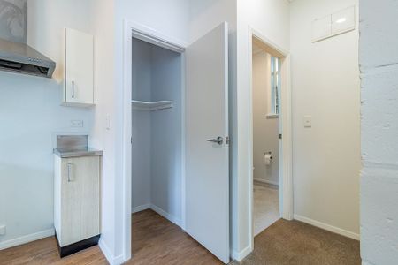 Renovated One bedroom Unit - Photo 4