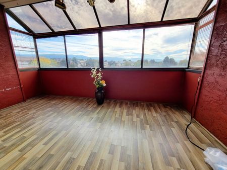 Spacious 3 bed 1 bath condo in the heart of Rutland - Photo 3