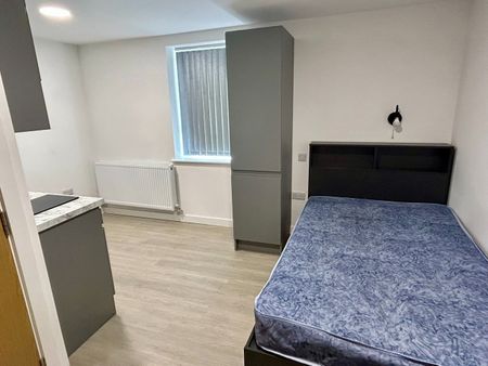 Studio Flat, Humphrey Road, M16 - Photo 2