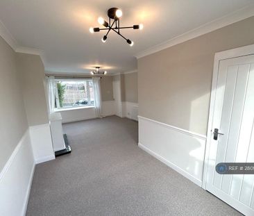 3 bedroom terraced house to rent - Photo 1