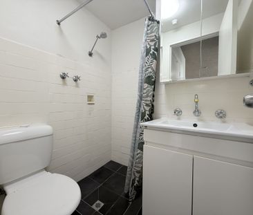 One Bedroom Apartment - Photo 1