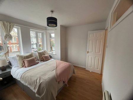 1 Bedroom Flat / Apartment - Thornbury Avenue, Southampton - Photo 3