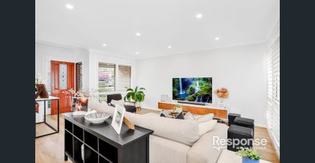 Modern Townhouse In Great Location. - Photo 2