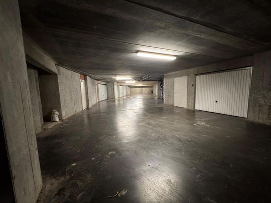 Appartement met 2 slaapkamers en garage - Photo 1