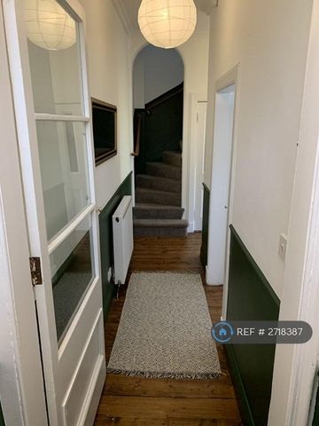 3 bedroom maisonette to rent - Photo 2