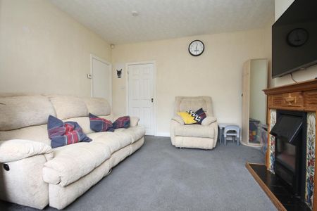 3 bedroom townhouse to rent - Photo 2