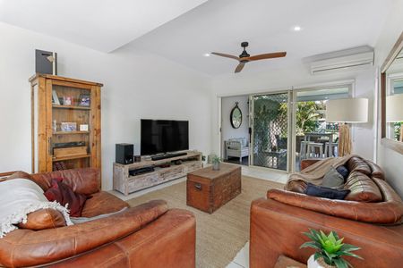 2/32 Ventura Road, Mermaid Beach QLD 4218 - House For Rent | Domain - Photo 4