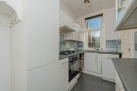 2 Bedroom - Photo 5