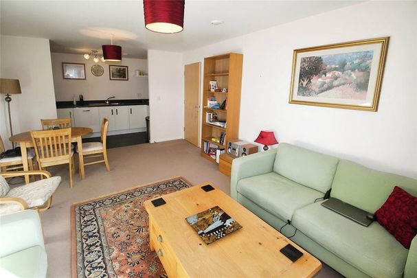 2 bedroom flat to rent - Photo 1