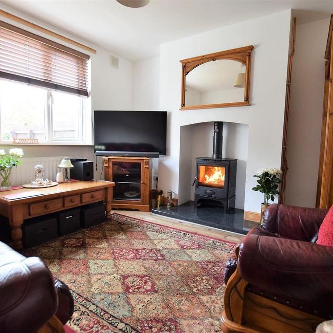 3 bedroom semi-detached house to rent - Photo 1