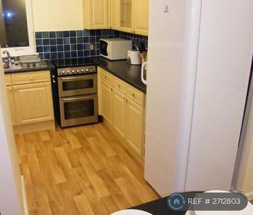 1 bedroom in a house share to rent - Photo 5