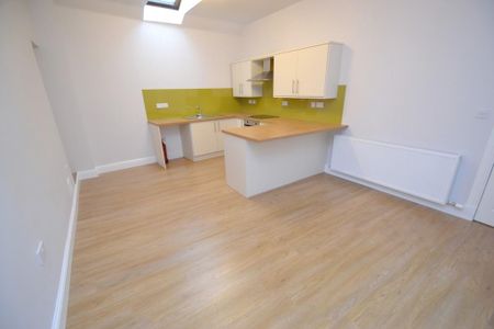 2 bedroom flat to rent - Photo 4