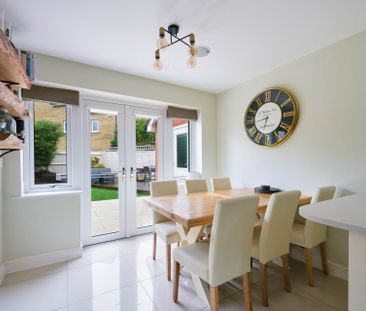 Noble Park, Epsom - Photo 2