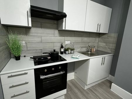 2 Bed Flat, Crescent Road, E13 - Photo 4