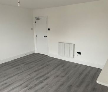 2 Bed Flat, Carlton Place, SO15 - Photo 2