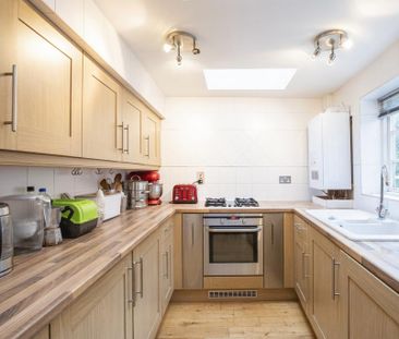2 bedroom semi-detached house to rent - Photo 6