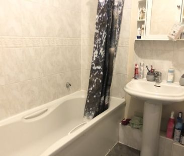 Tallis Court, Kidman Close, RM2 6GH, Property for rent - Photo 5