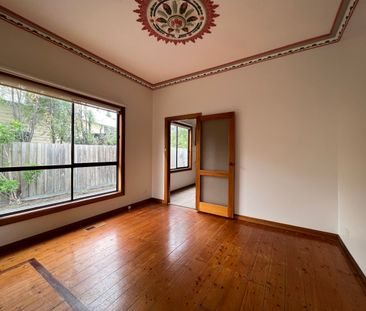 92 Willesden Road, Hughesdale VIC 3166 - House For Rent | Domain - Photo 2