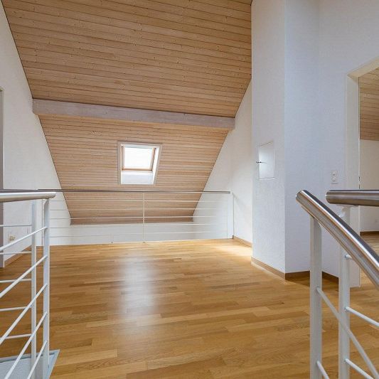 Grosszügige 4.5-Zimmerwohnung im Attikageschoss - Photo 1