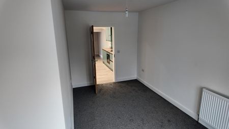 3 bedroom apartment to rent - Photo 2