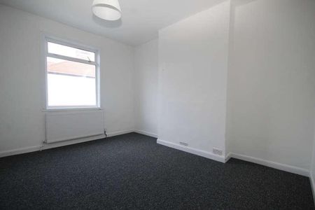 Westbury Road, Wembley, Middlesex, HA0 - Photo 4