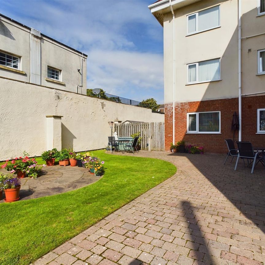 Montpellier Crescent, Wallasey, 2 bedroom, Flat - Purpose Built - Photo 1