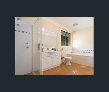 LARGE 2 STOREY FAMILY HOME - Photo 6