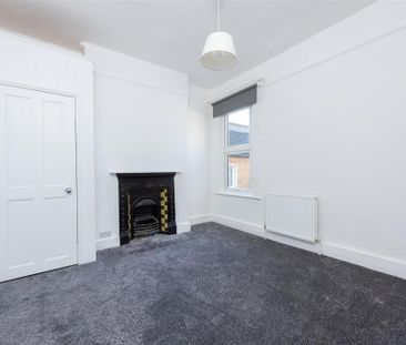 3 bedroom apartment to rent - Photo 4