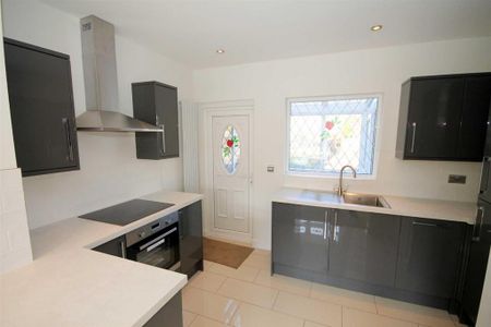 3 bedroom private hall to rent - Photo 5