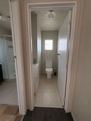 For Rent: Spacious 3-Bedroom Home in Sought-After - Photo 3