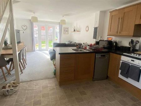Heeks Crescent, Hilperton, Trowbridge, BA14 - Photo 5