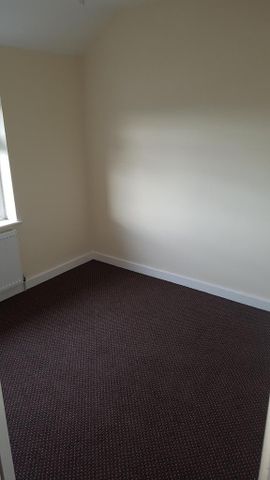 2 bedroom semi-detached house to rent - Photo 2