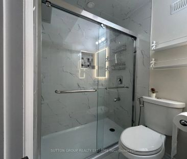 Detached Home For Lease | W9229201 - Photo 6