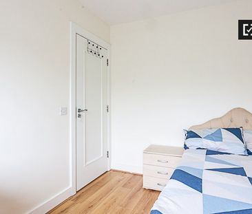 Room for rent in sweet 3-bedroom house, Melrose Park, Dublin - Photo 6