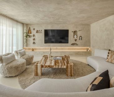 Furnished - Experience the Extraordinary: A Bold Showcase of Custom... - Photo 1