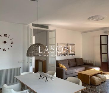 72m² Flat to rent in El Raval, Barcelona with terrace - Photo 1