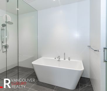 Condo in West Vancouver, BC - Photo 6