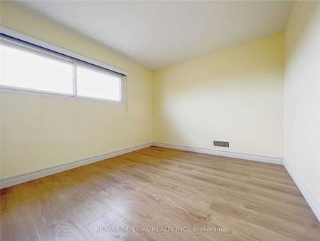 For Lease - 641A The Queensway N/A, Toronto, Ontario - Photo 3