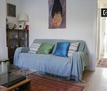 Room for rent in 2-bedroom house in Killiney, Dublin - Photo 1